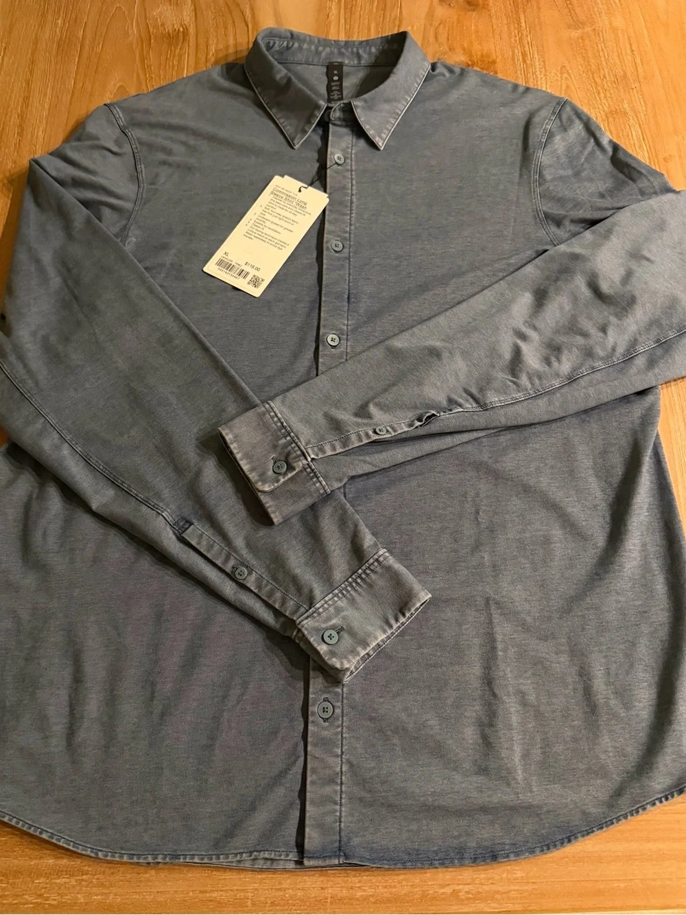 Lululemon Men’s Commission Long Sleeve Button-Down Shirt